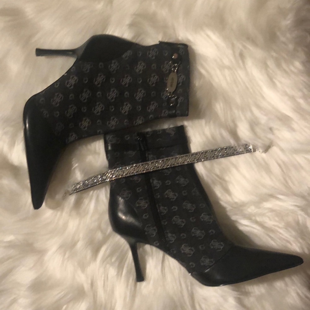 Guess Pointed Booties. - image 1